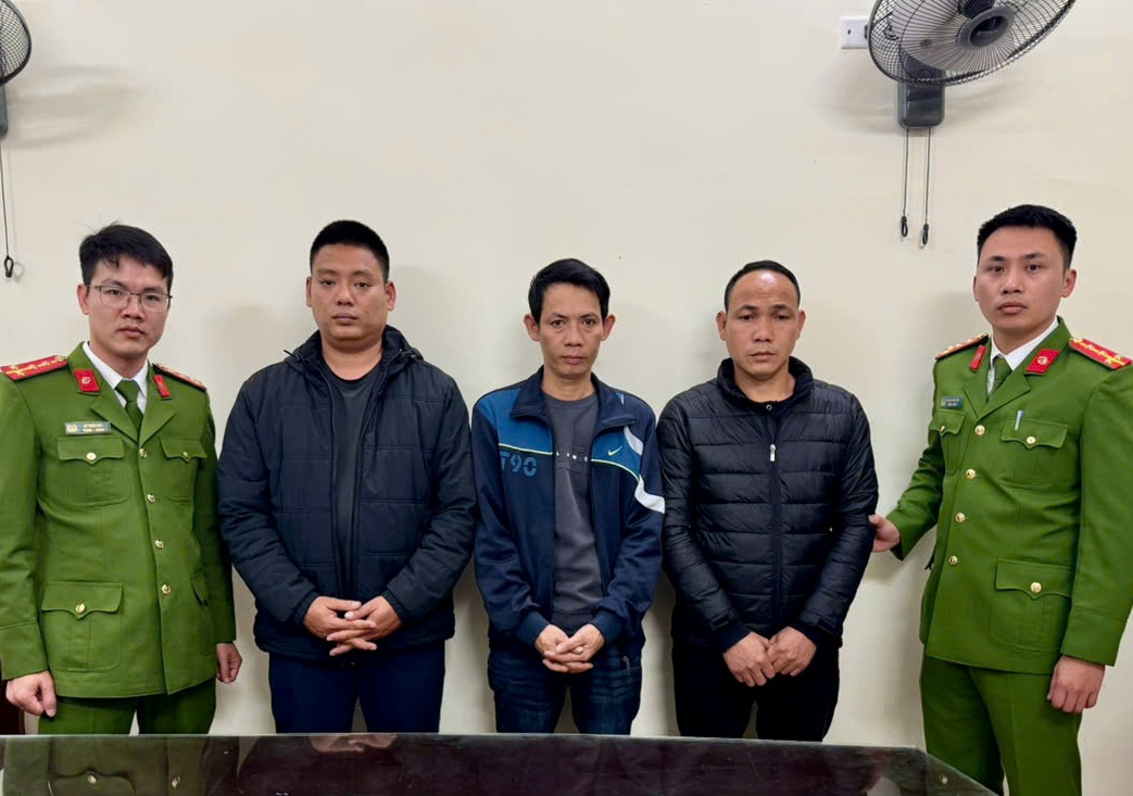 Bắt giữ 03 đối tượng về hành vi gây rối trật tự công cộng ở phường An Dương